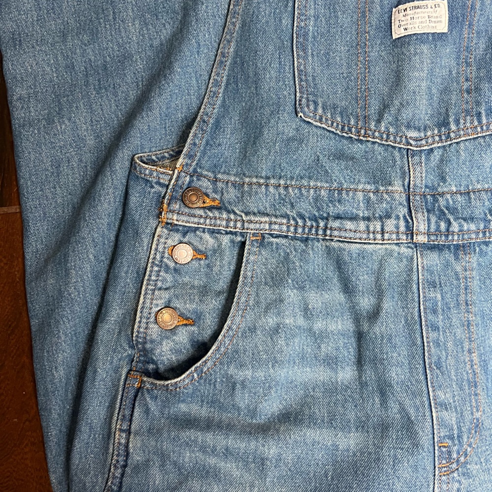 Levi’s Denim Jean Medium Wash Straight Leg Overalls Women’s Size Large - Picture 2 of 4